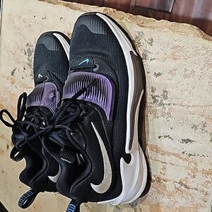 GUC Nike Black/White Freak Shoes Size 7Y